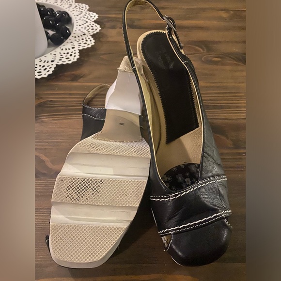 Like Smug by Prophecy sling back heels modern minimalist - Picture 5 of 9